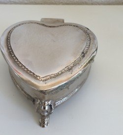 Heart Shaped Metal boxes